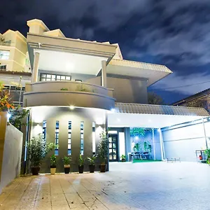 Bed & Breakfast G Front, Batu Ferringhi